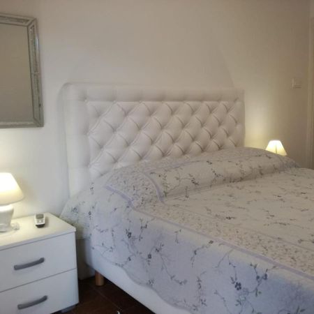 Apartmani Mladina Jelsa  Exteriör bild