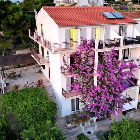 Apartmani Mladina Jelsa  Exteriör bild